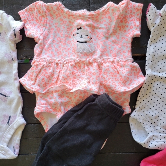 Child of Mine Carter's Baby Girl Newborn Lot Bundle Clothes Outfits Sets NWOT - Picture 3 of 5